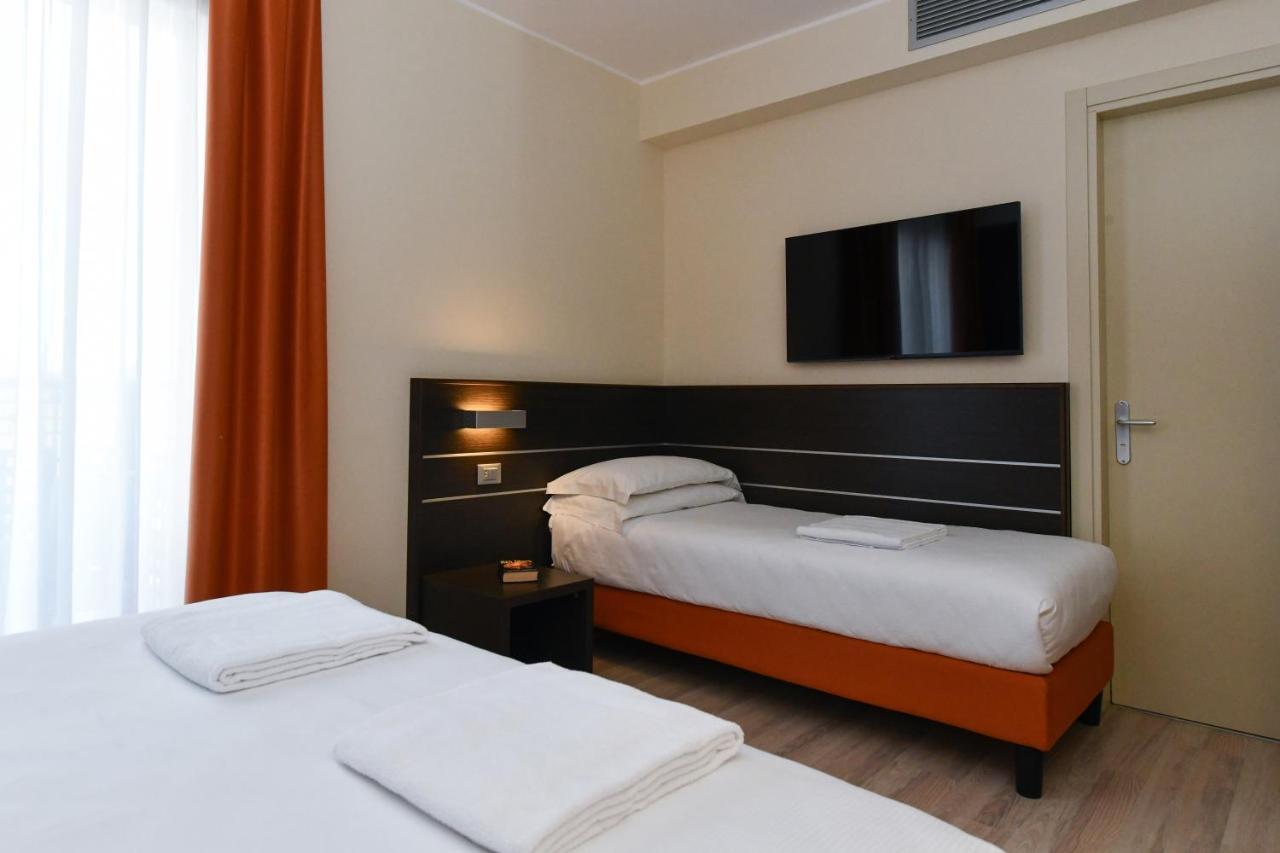 Hotel Vienna Lido di Jesolo Exteriör bild