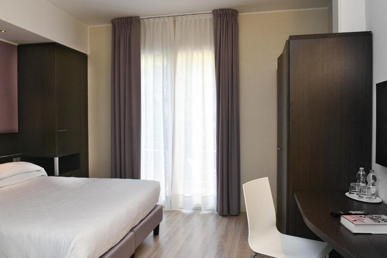 Hotel Vienna Lido di Jesolo Exteriör bild