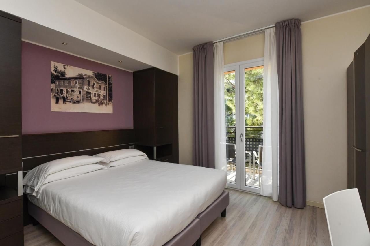 Hotel Vienna Lido di Jesolo Exteriör bild
