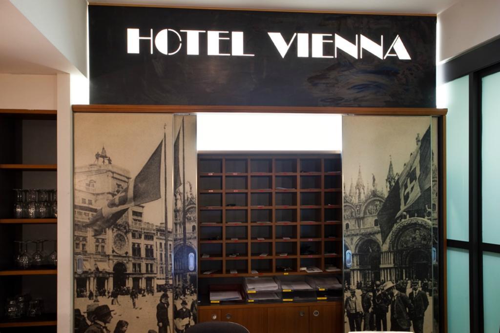 Hotel Vienna Lido di Jesolo Exteriör bild