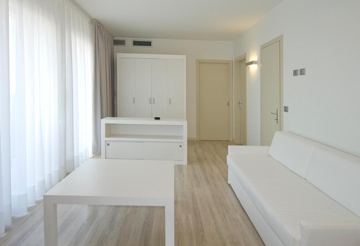 Hotel Vienna Lido di Jesolo Exteriör bild