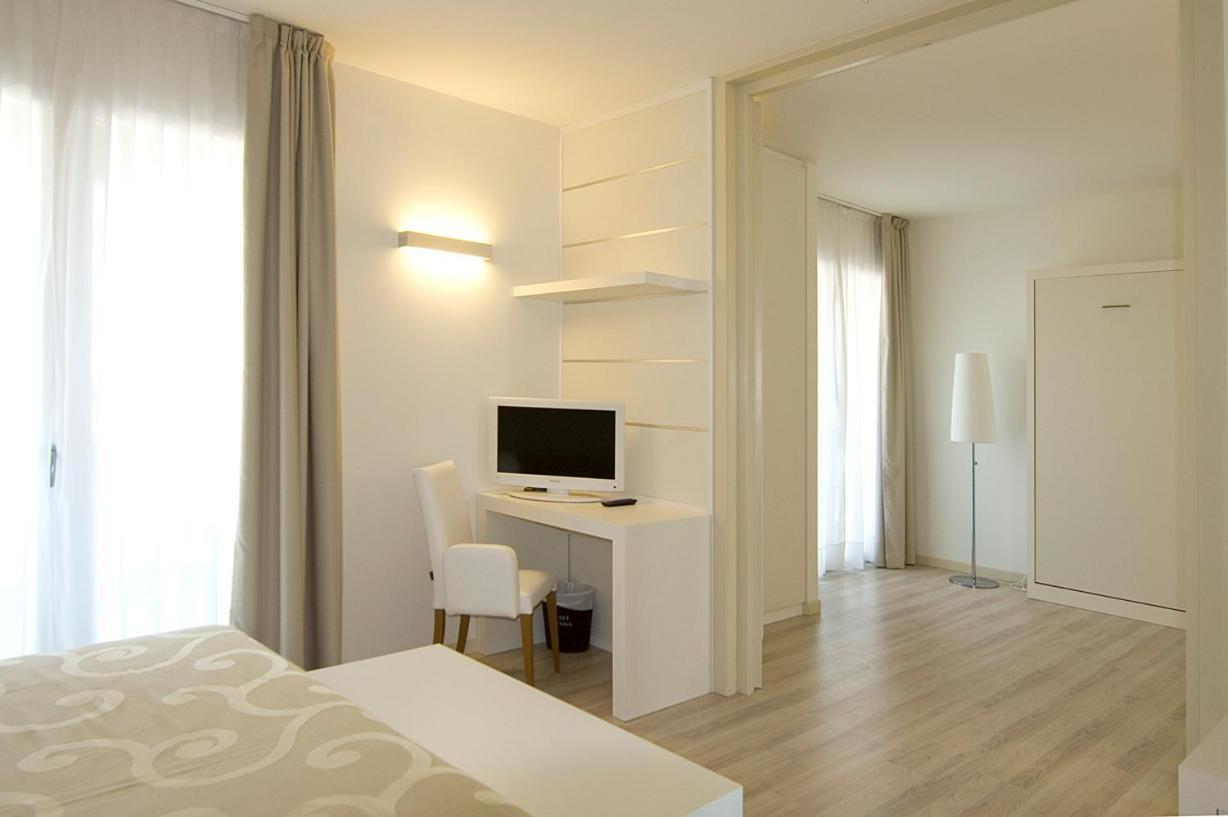 Hotel Vienna Lido di Jesolo Exteriör bild