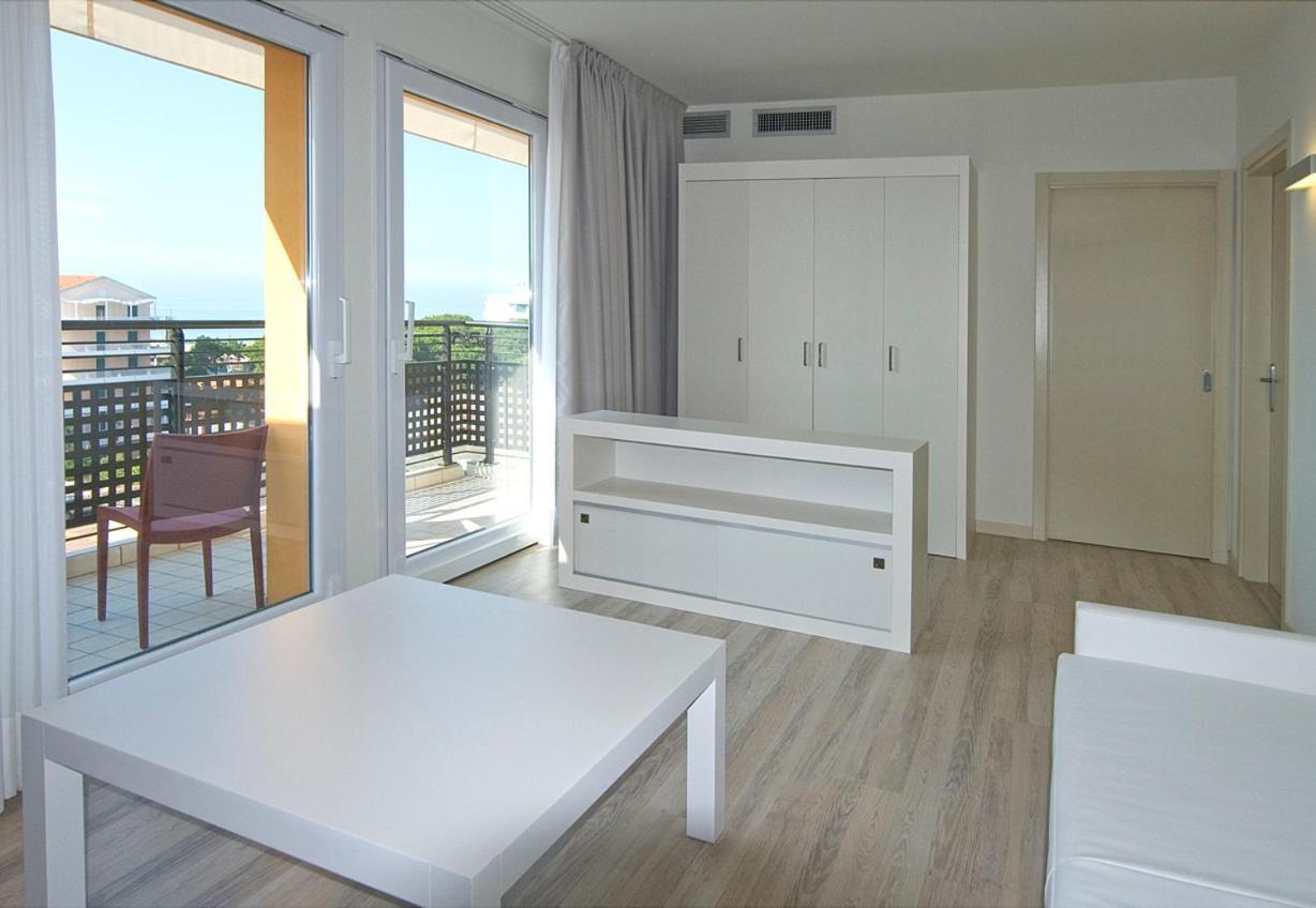 Hotel Vienna Lido di Jesolo Exteriör bild